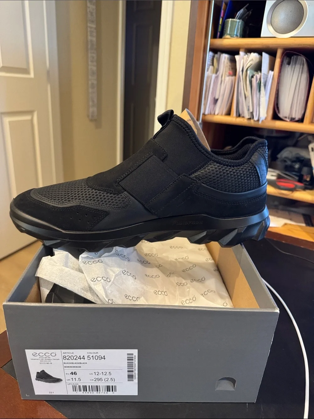 Ecco Men's Black Slip-On Casual Trainer.